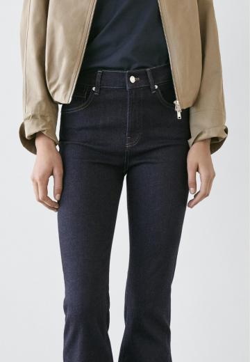 Клешеные джинсы