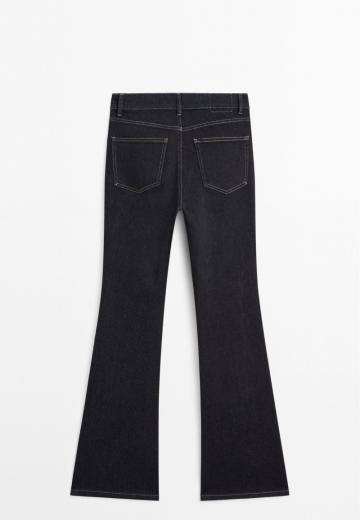 Клешеные джинсы