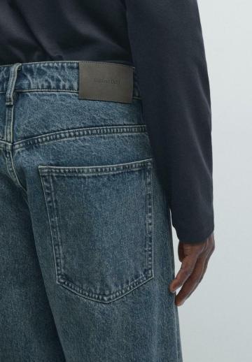 Прямые джинсы