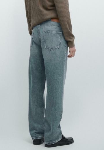 Прямые джинсы