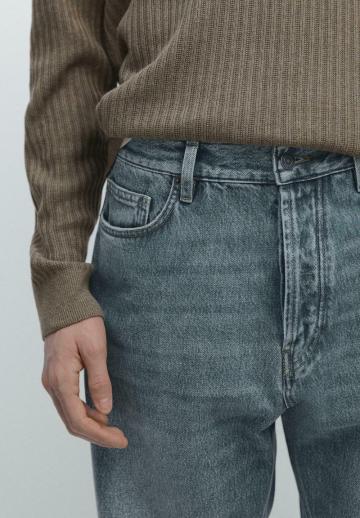 Прямые джинсы