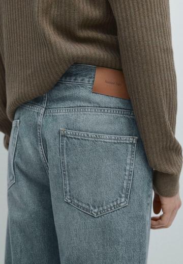 Прямые джинсы