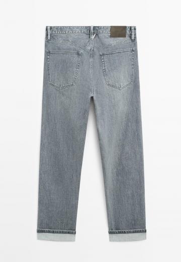 Прямые джинсы