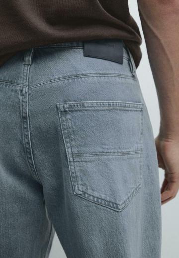 Прямые джинсы