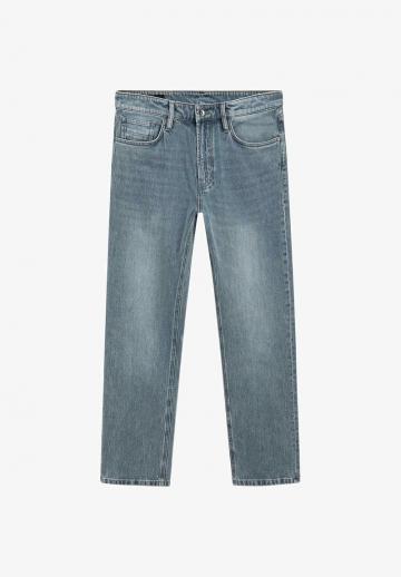 Прямые джинсы