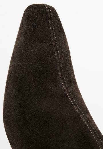 Сапожки на танкетке