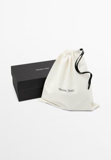 Ботинки на шнуровке