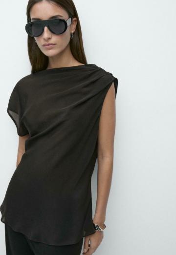 Блузка без рукавов