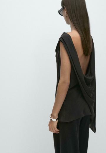 Блузка без рукавов