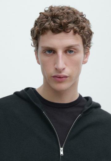 Вязаная кофта