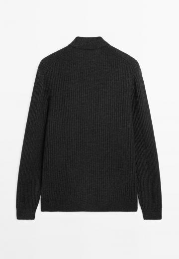 Вязаная кофта