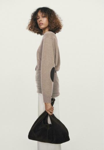 Пуловер с вырезом V