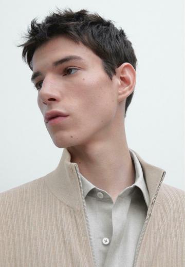 Вязаная кофта