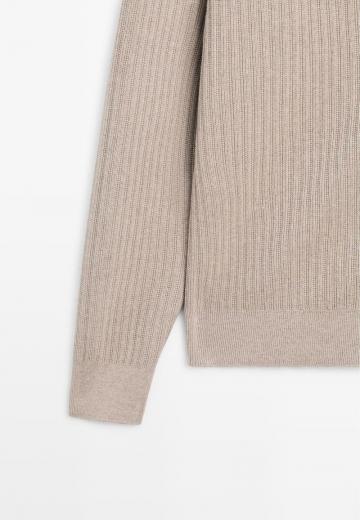 Вязаная кофта