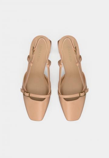 Туфли с ремешком