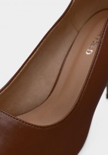 Туфли на высоком каблуке