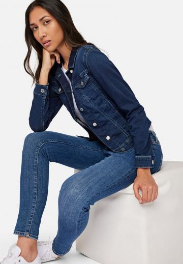 Джинсовая куртка