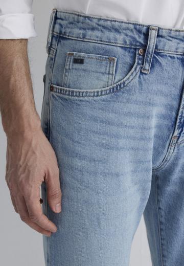 Узкие джинсы