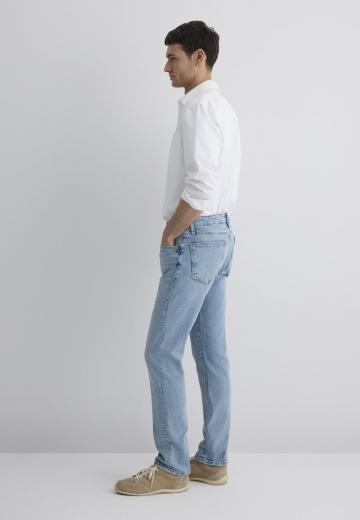 Узкие джинсы