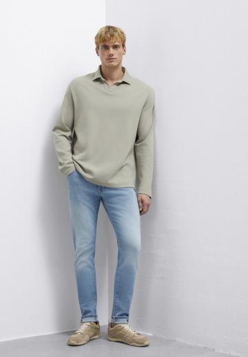 Узкие джинсы