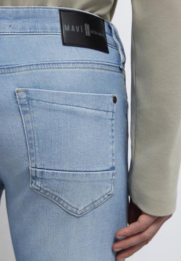 Узкие джинсы