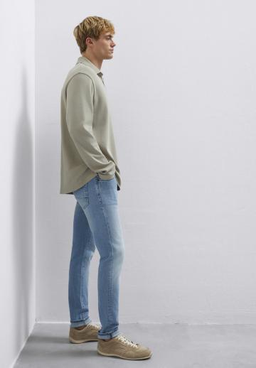 Узкие джинсы