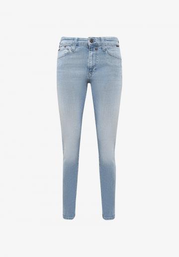 Узкие джинсы