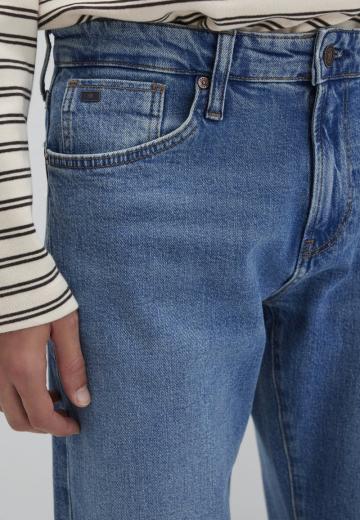 Клешеные джинсы