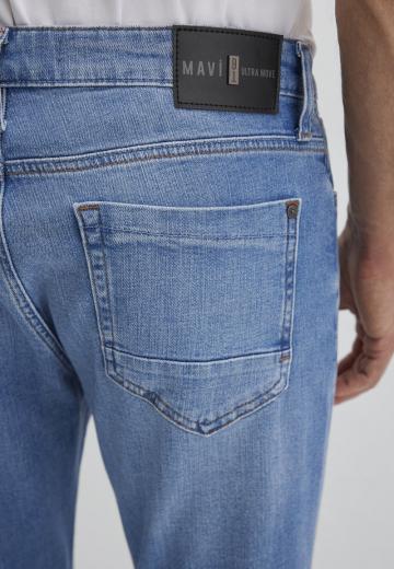 Прямые джинсы