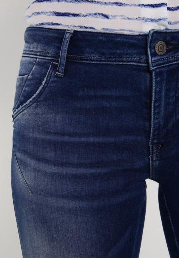 Короткие джинсы