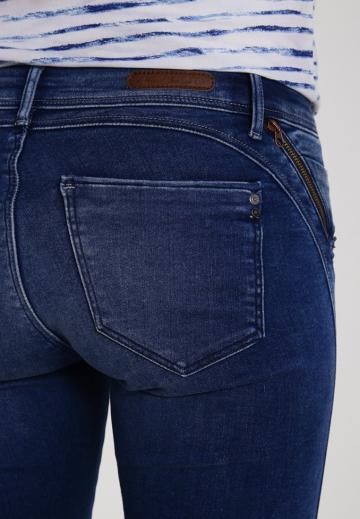 Короткие джинсы