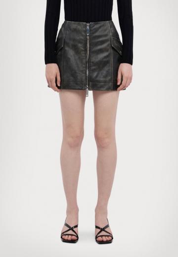 Юбка с накладными карманами