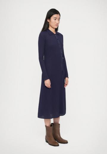 Вязаное платье