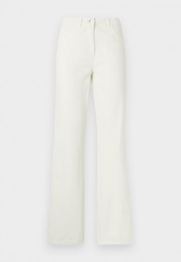 Свободные джинсы