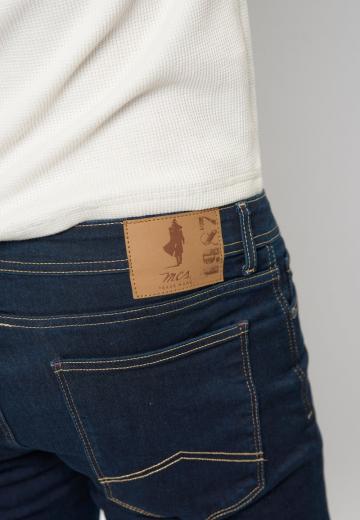 Узкие джинсы