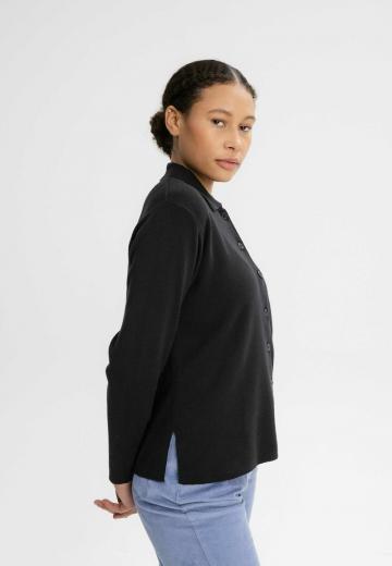 Вязаный жилет