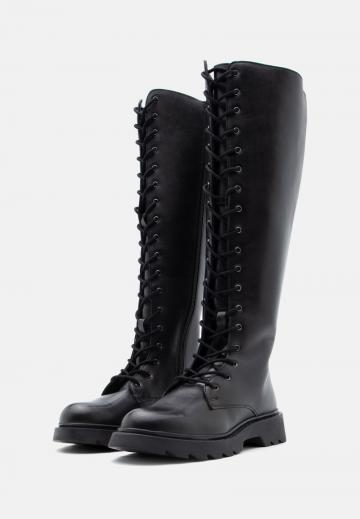 Сапоги на шнуровке