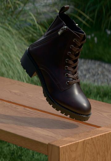 Ботинки на шнуровке