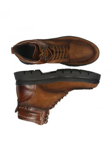 Ботинки на шнуровке