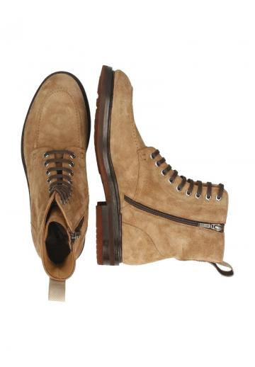 Ботинки на шнуровке