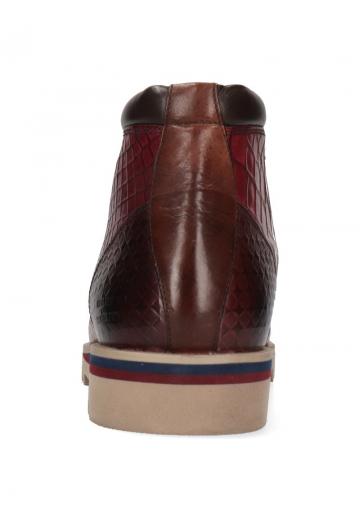 Ботинки на шнуровке