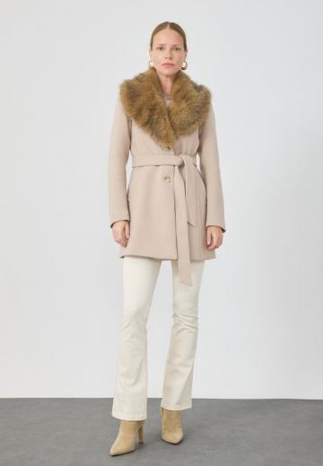 Шерстяное пальто