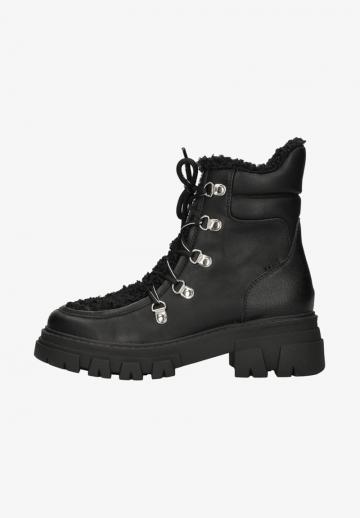 Ботинки на шнуровке