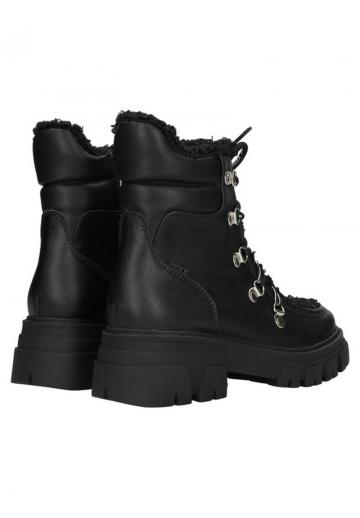 Ботинки на шнуровке