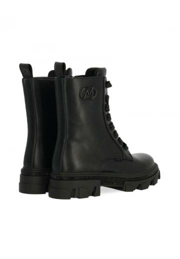 Ботинки на шнуровке