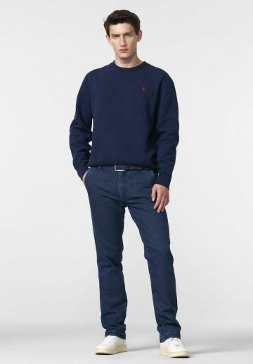 Узкие джинсы