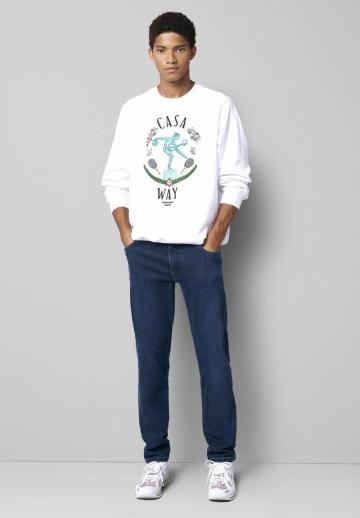 Прямые джинсы