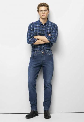 Узкие джинсы