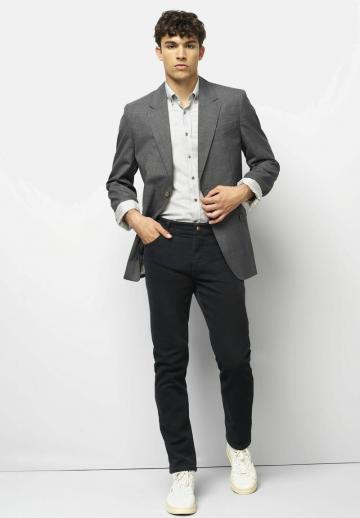 Узкие джинсы