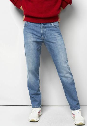 Прямые джинсы